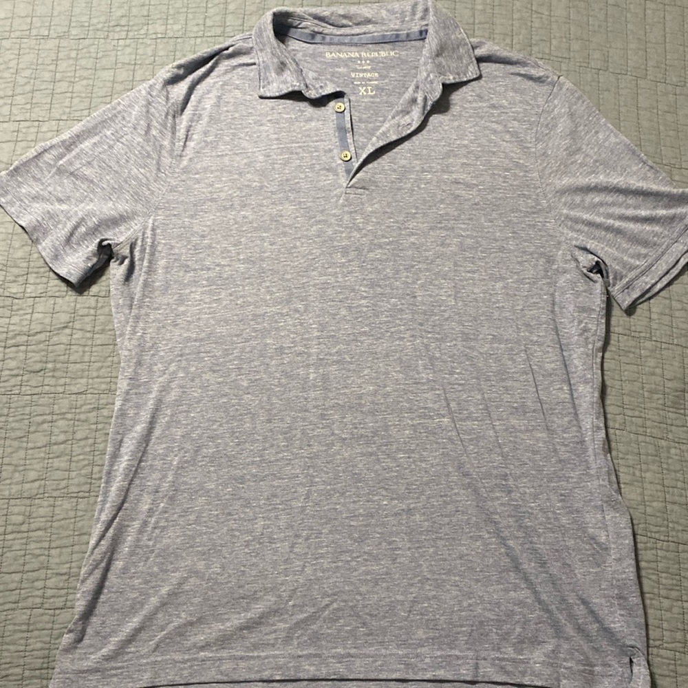 2 Banana Republic men’s polos. Size XL. Only worn a couple of times.